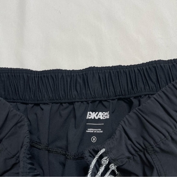 Hoka One One Moabi River Black Elastic Drawcord Pull On Gym Shorts Size Small - Picture 5 of 7